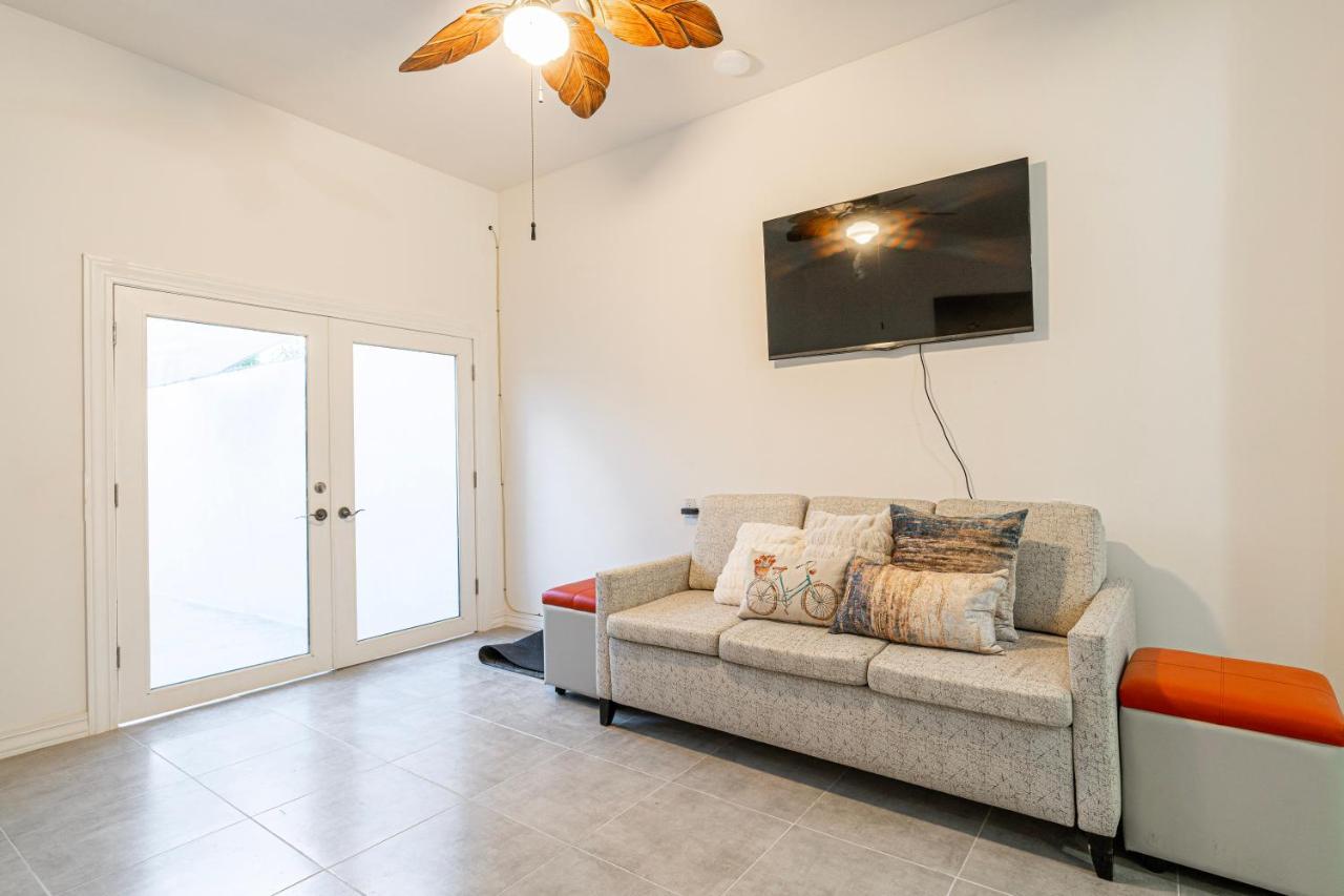 2 Br/ 1 Ba Home, Sleeps 10, 1 Min Walk To Rosarito Beach Ngoại thất bức ảnh
