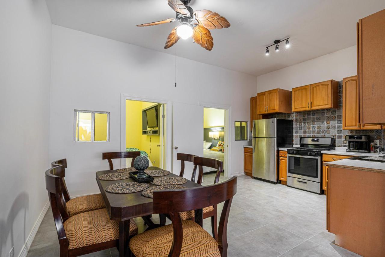 2 Br/ 1 Ba Home, Sleeps 10, 1 Min Walk To Rosarito Beach Ngoại thất bức ảnh