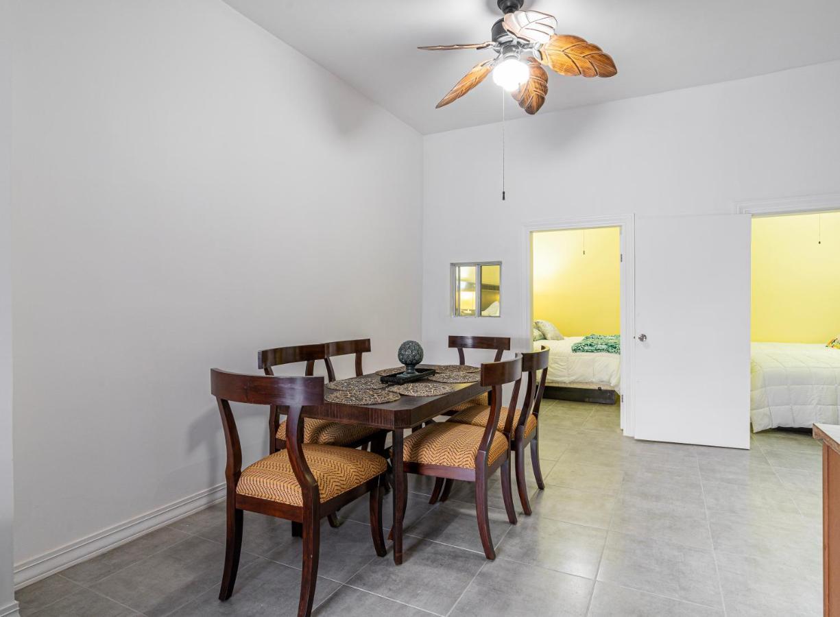 2 Br/ 1 Ba Home, Sleeps 10, 1 Min Walk To Rosarito Beach Ngoại thất bức ảnh