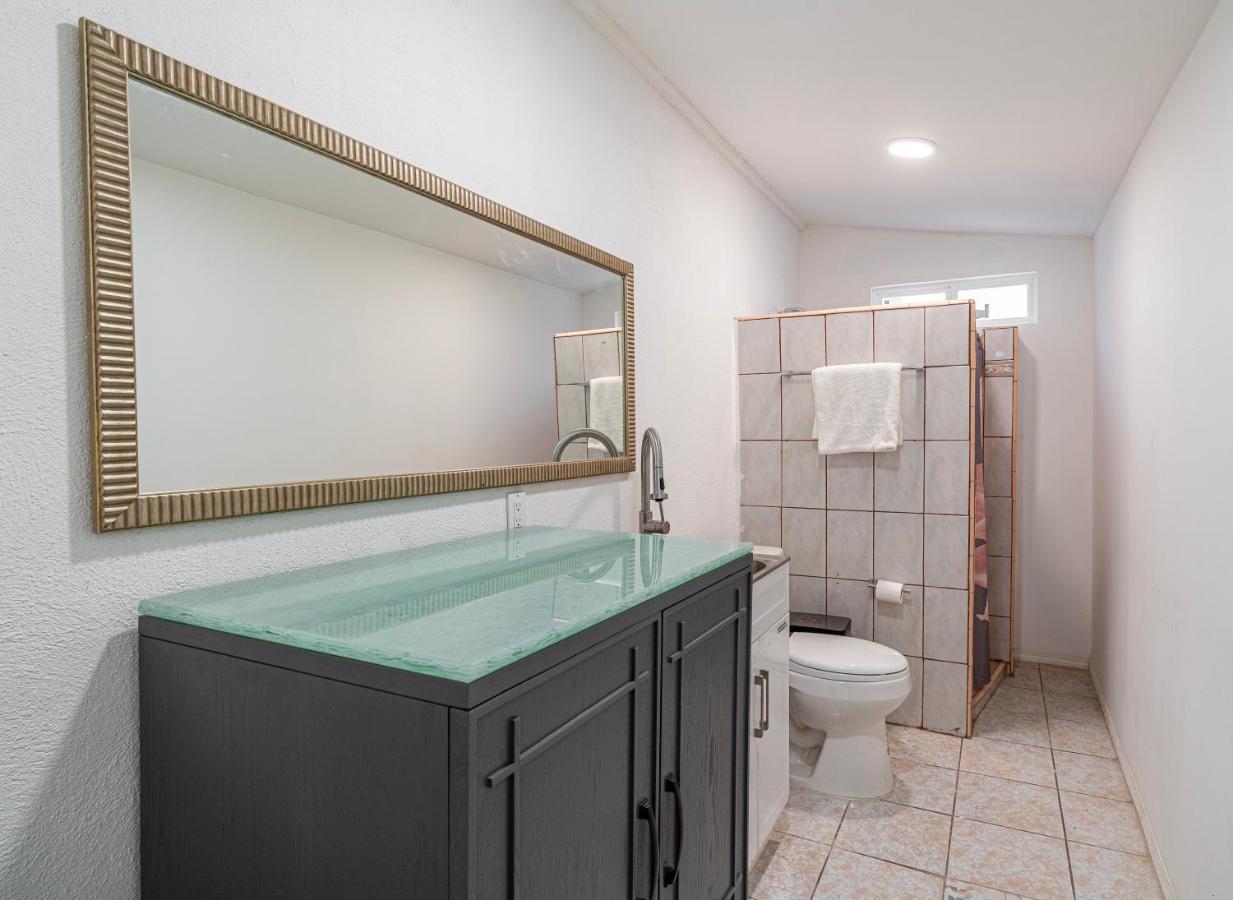 2 Br/ 1 Ba Home, Sleeps 10, 1 Min Walk To Rosarito Beach Ngoại thất bức ảnh